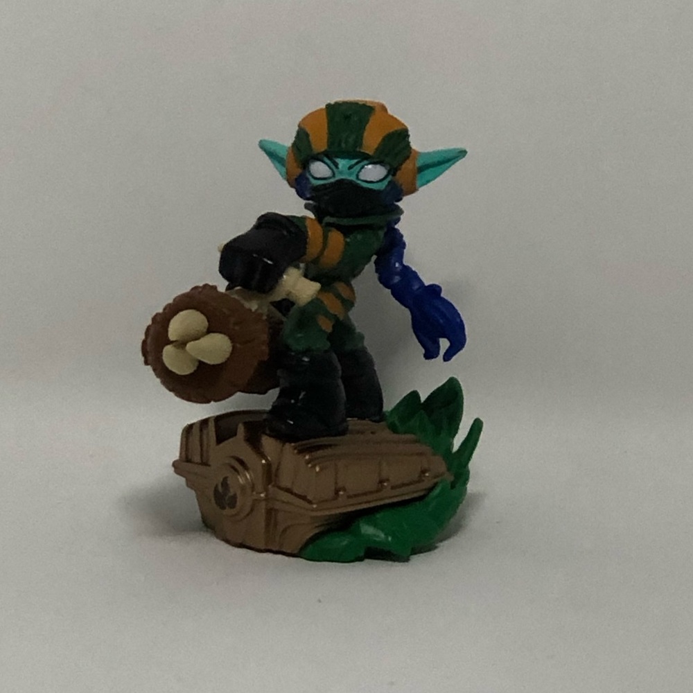 Stealth Elf Skylanders Figurine